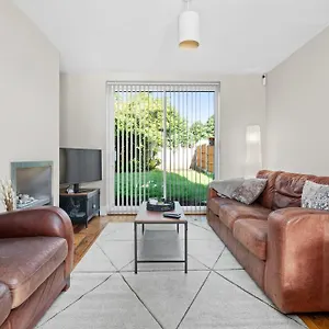  Holiday home Fantastic, Modern 3 Bedroom House